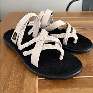 Teva Women’s Voya Zillesa Sandals White Strappy Slides NWT Size 10